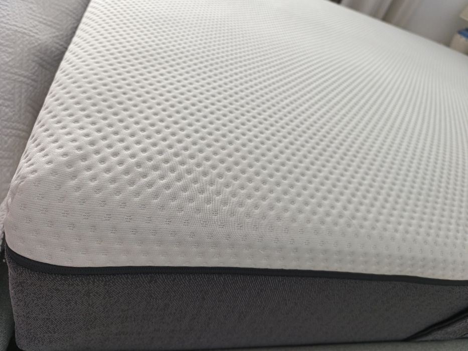 Colchão Emma Hybrid COMO NOVO 140x200 cm