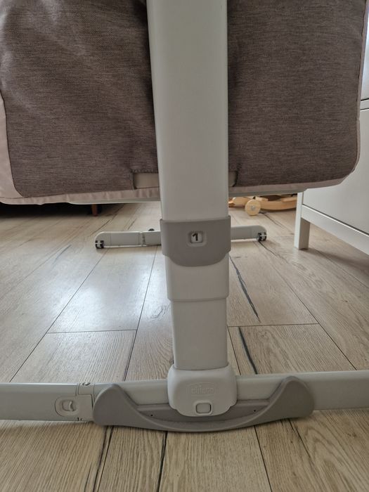 Łóżeczko dostawka chicco next2me