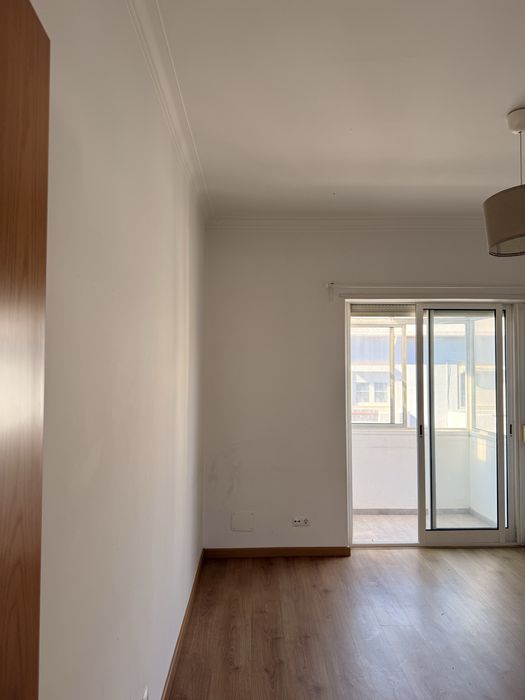 T2 Algés junto finanças