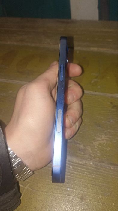 продам айфон 12/64