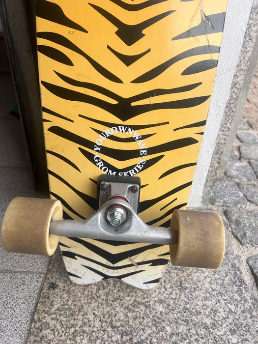 Surfskate YOW em bom estado