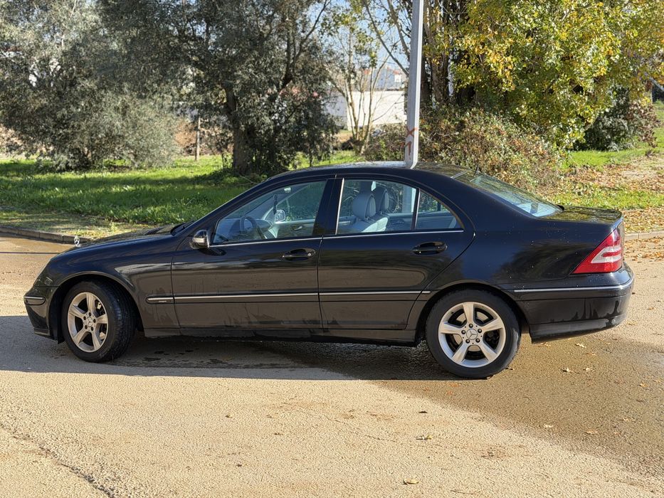 Mercedes C220 APENAS 154 MIL KMS