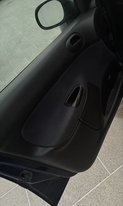 Peugeot 206 1.1 Gasolina – Económico – Revisão em dia