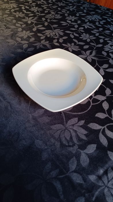 Serviço de mesa - pratos