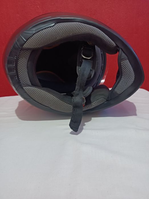 Capacete usado em bom estado