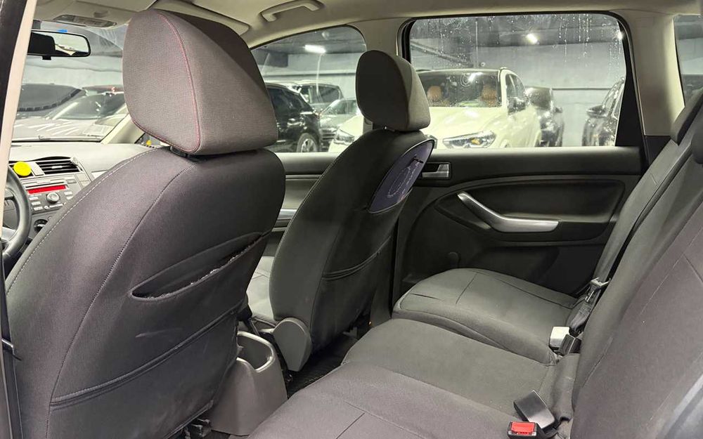 Ford C-Max 2010 року