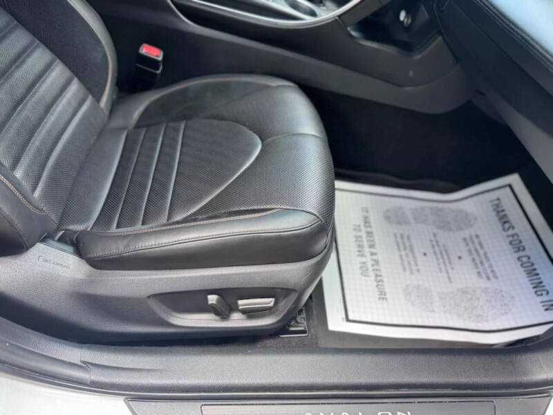 2019 Toyota Avalon Hybrid