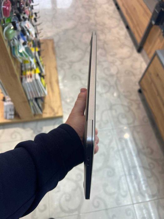 MacBook Pro 13" M1 2020 — потужний, безшумний, 100% справний