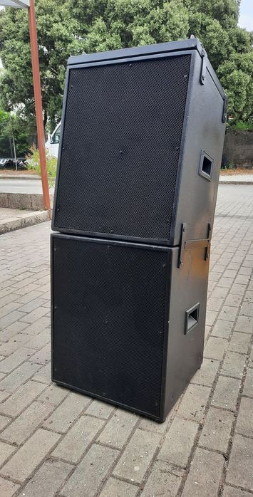 Sistema de som line array 3vias