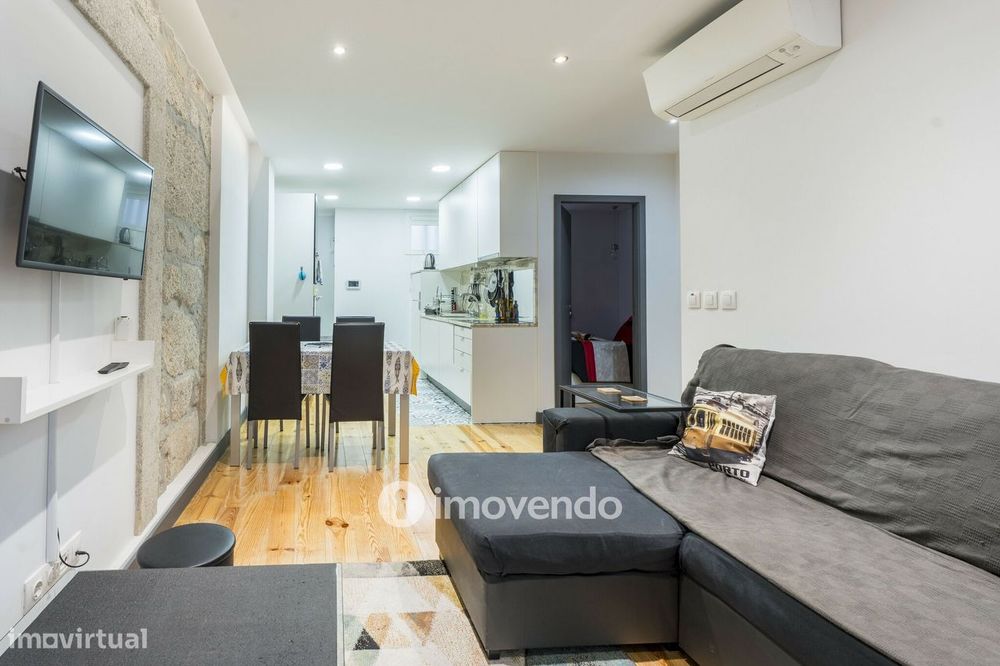 Apartamento T2 totalmente remodelado, no centro do Porto