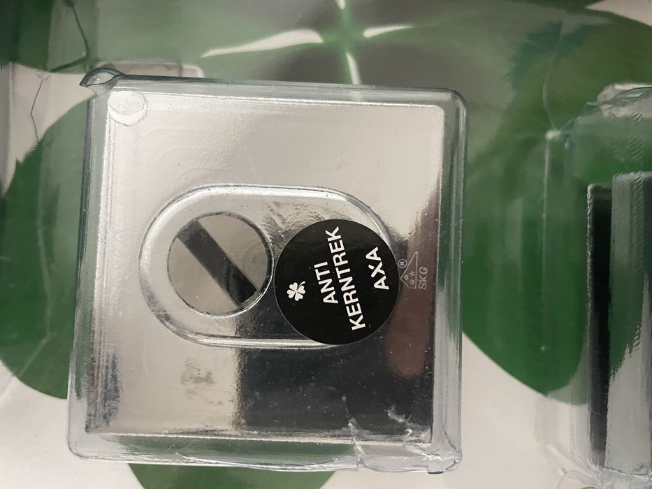 Szyld ochronny AXA kwadrat