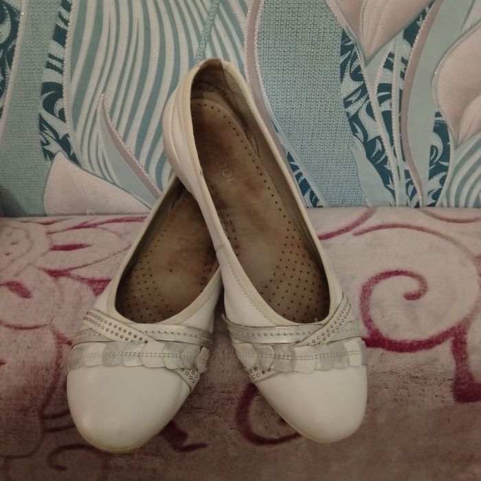 Кожаные женские туфли