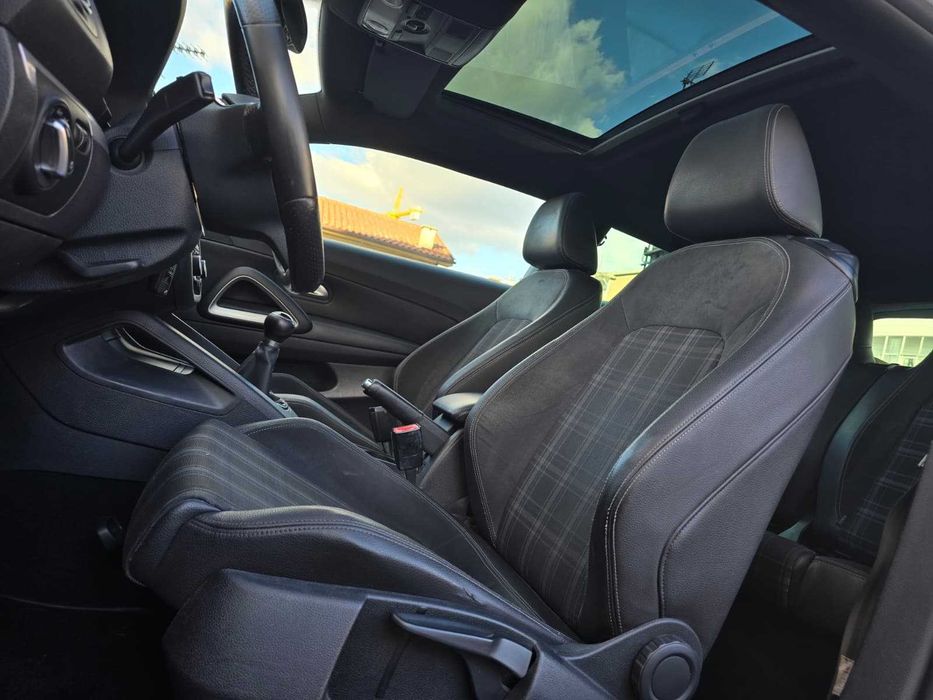 VOLKSWAGEN SCIROCCO 2.0TDI 140CV (LOOK R) FULL EXTRAS