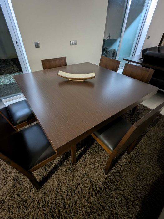 Mesa quadrada em madeira de Sucupira / Aparador e 6 cadeiras