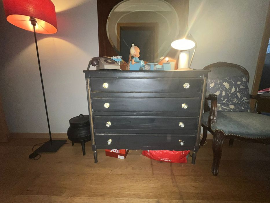 Cómoda vintage restaurada