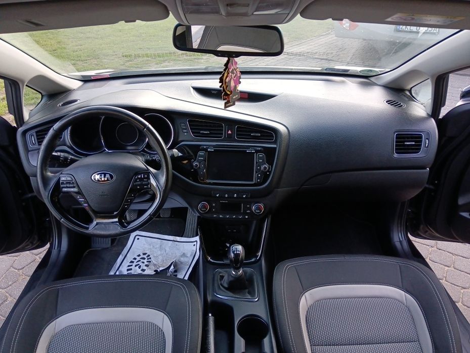 Kia cee'd 1.6crd klimatyzacja alufelgi navigacja led