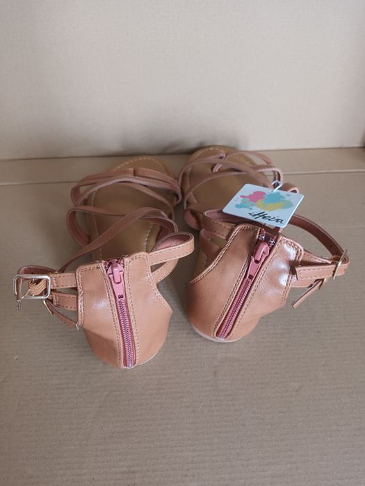 Sandálias para mulher ou adolescente
