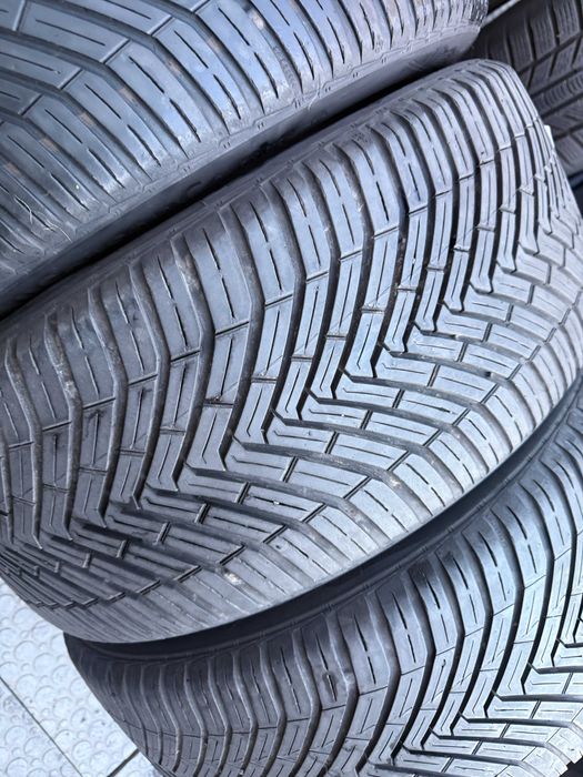 245-45 R18 96W Continental All Season Contact 4шт