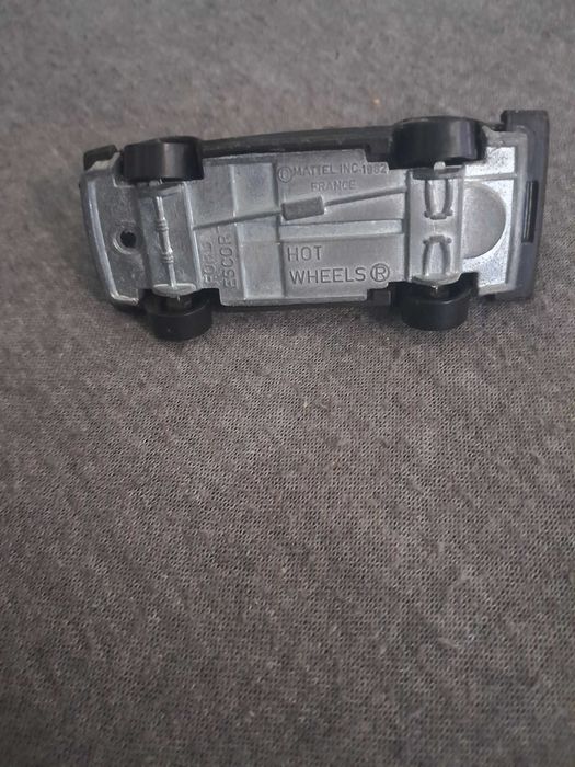 Model hot wheels ford escort 1982rok
