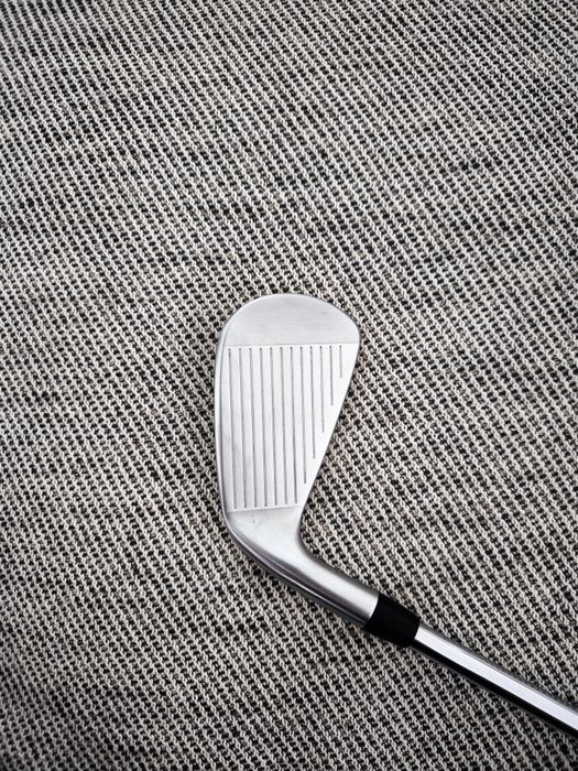 Titleist T150 – Ferro 4 (2025) – Estado Novo