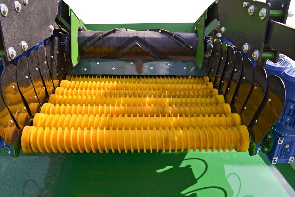 Прийомний бункер з сортувальним модулем для картоплі (7 роликів)