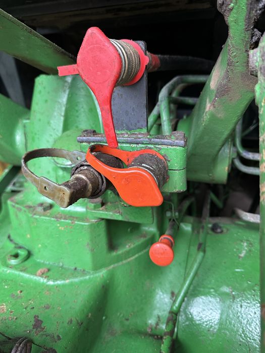 Трактор John Deere 3140