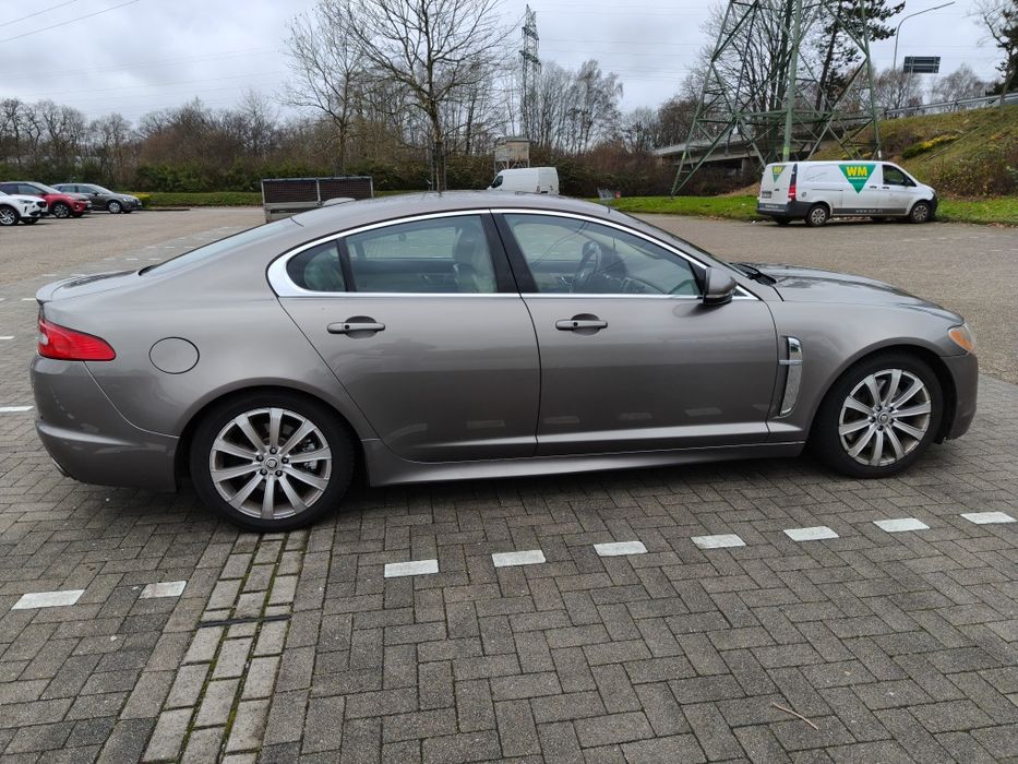 Jaguar XF  3.0 D 275KM