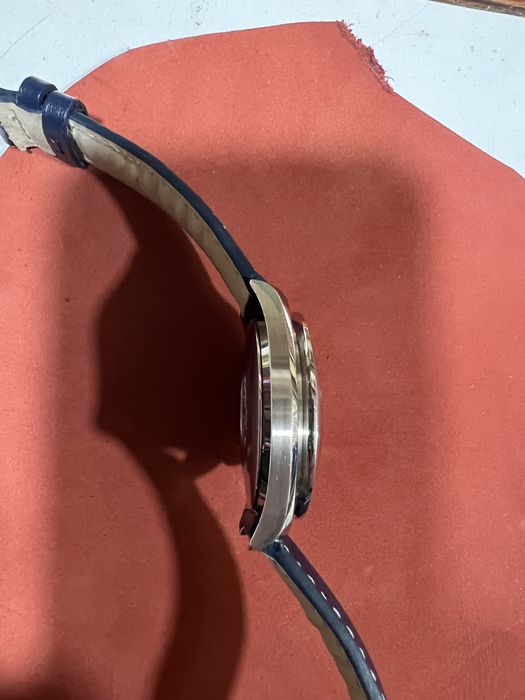 Relógio omega Speedmaster modelo kart, posso fazer troca