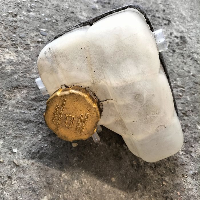 Zbiorniczek wyrównawczy Vectra c signum 1.8 benzyna