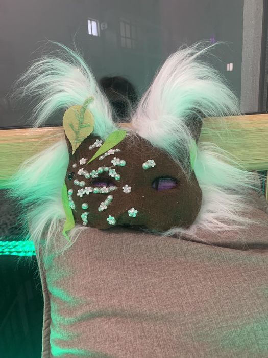 Маска котика з пушком