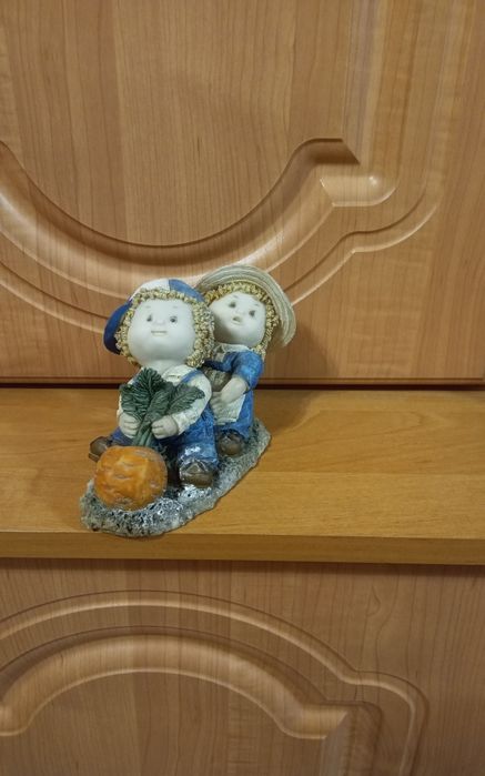 Статуетка італійська Пара діти