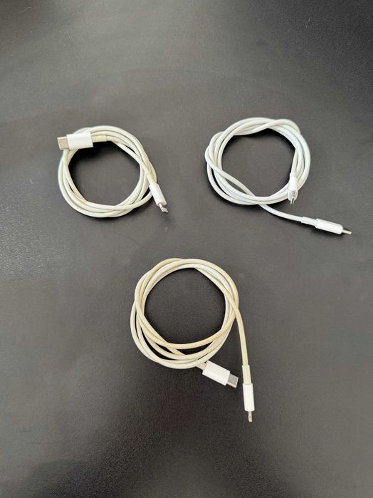 Cabo de carregamento original Apple - USB-C para Lightning
