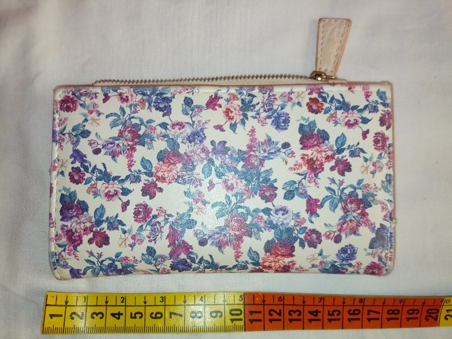 Carteira Stradivarius