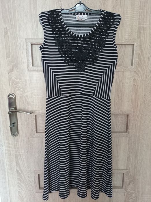 Sukienka czarna, wizytowa