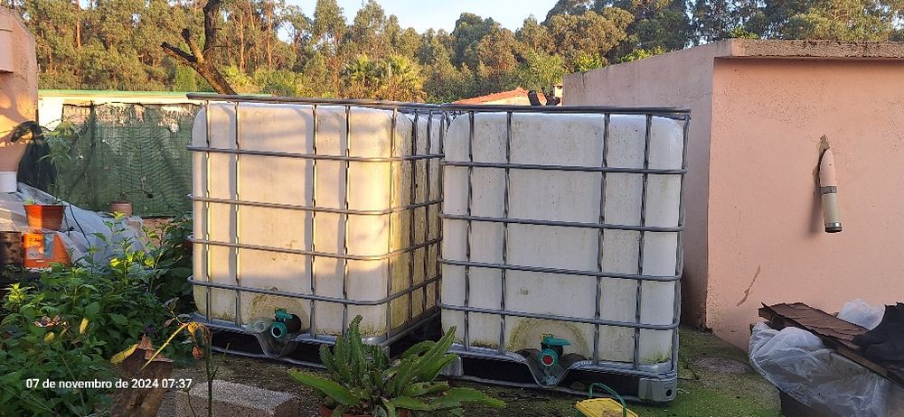 Depósito plástico com grelha metalica1000lt