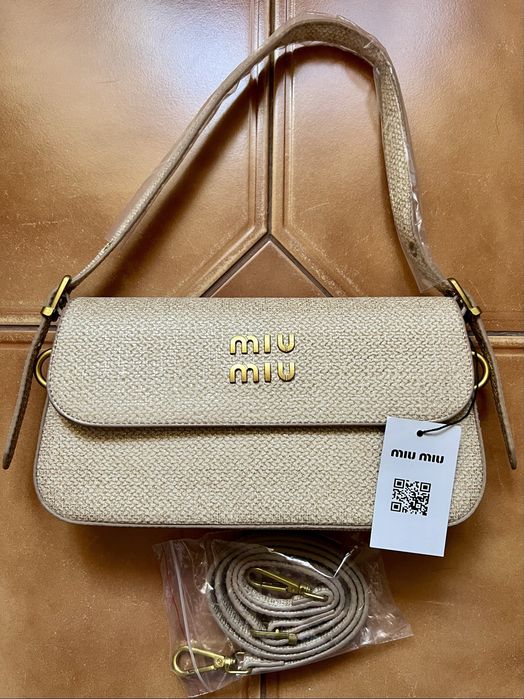 Нові сумки Gucci та miu miu.