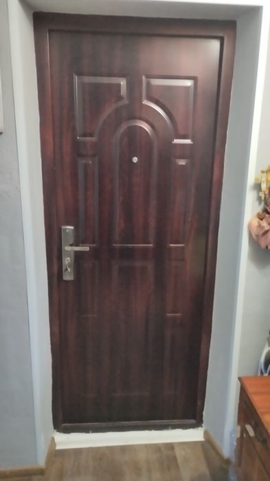 Продам двері б/у.В гарному стані.