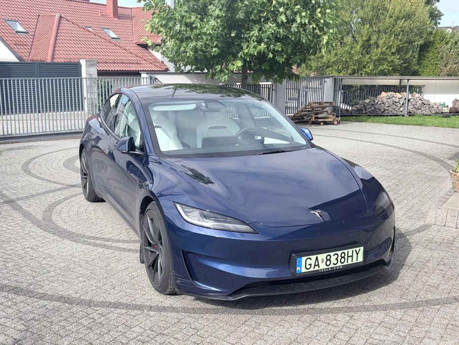 Tesla Model 3 Tesla model 3 performance 2024 r.