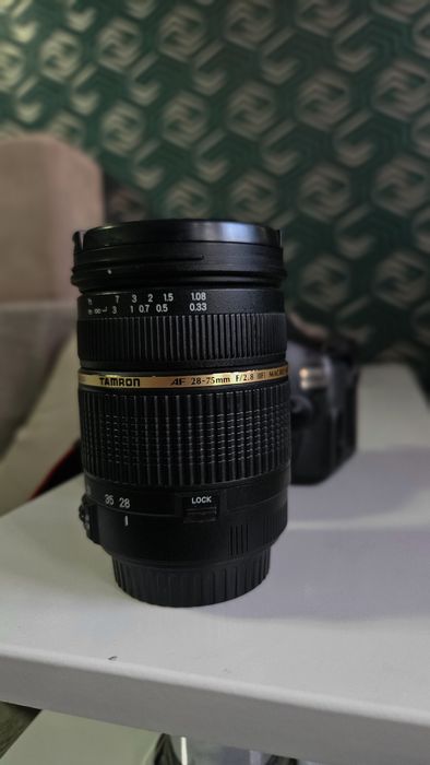 Об'єктив tamron 28-75 на canon