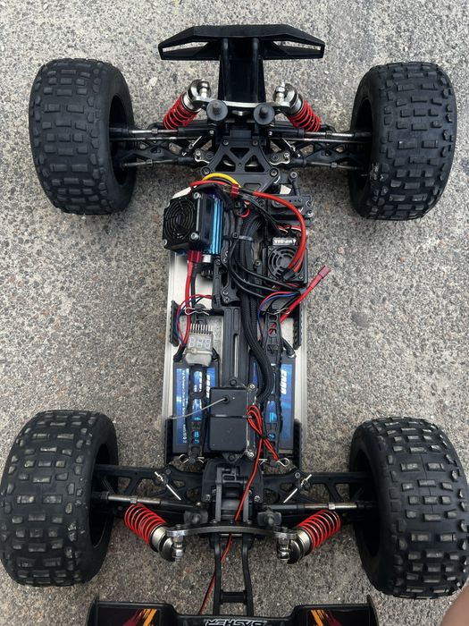 Rc basher sabertooth 1/8 / или обмен