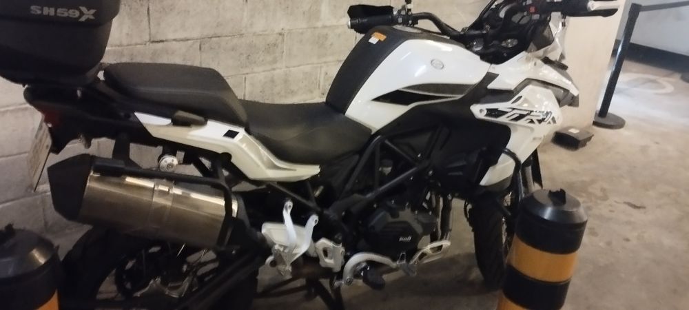 Benelli TRK 502X | 2022 | 24.700 km | Impecável