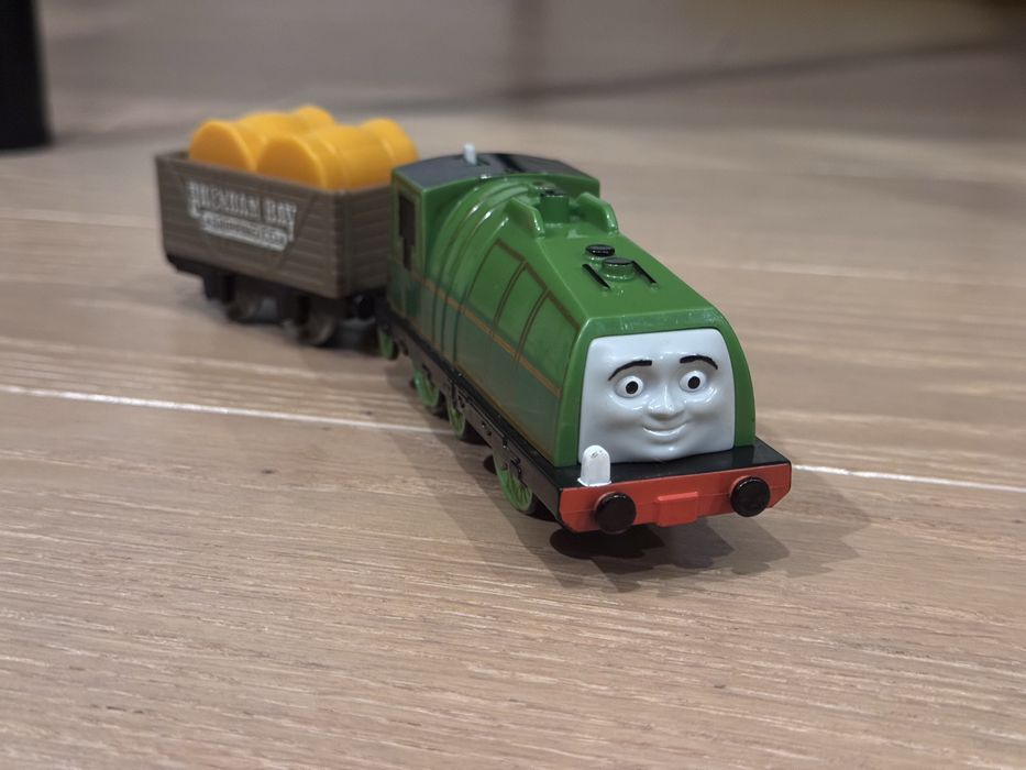 Gator Trackmaster z wagonikiem z ładunkiem Trackmaster Tomek