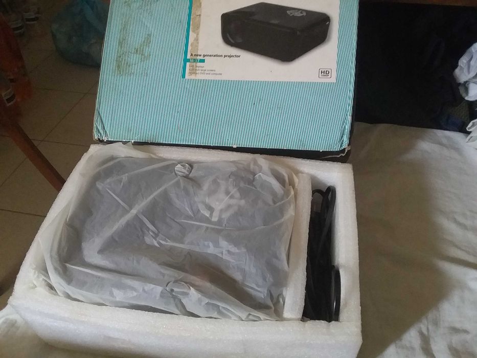 Проектор Houzetek M17 720р 1800 Lumens