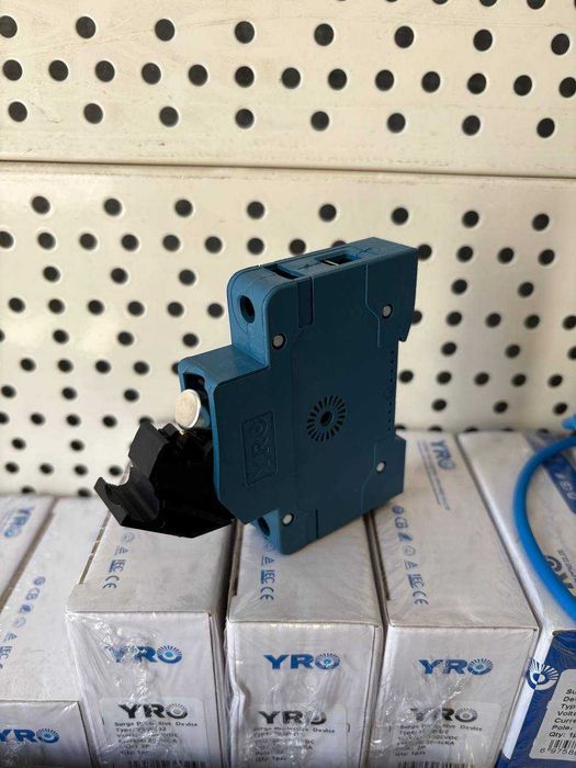 Тримач запобіжника з індикатором YROPV-32B (32А/1000VDC) 1P/BLACK
