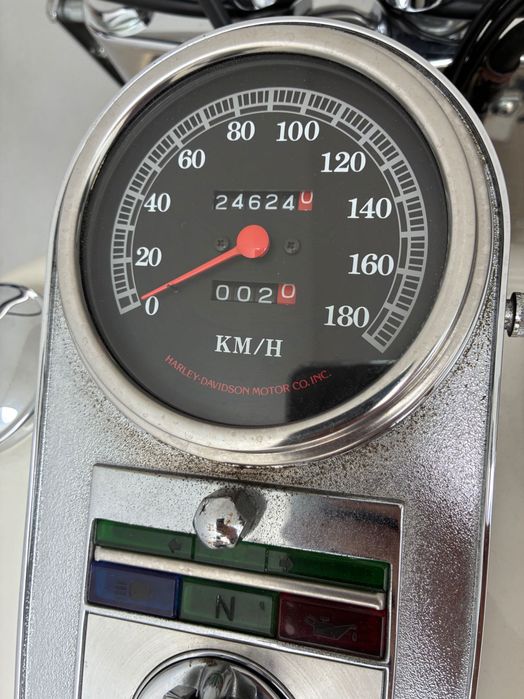 Harley Davidson FLSTN Heritage Softail Nostalgia Special Cowglide Moo Glide 2