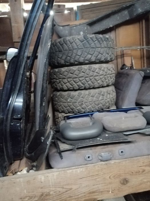 Nissan terrano 2 + Ford maverick