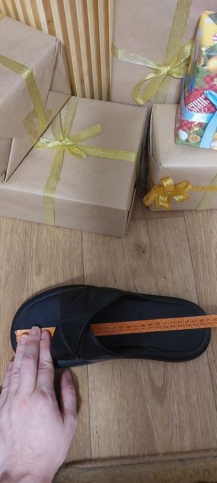 Продам шкіряні шльопанці