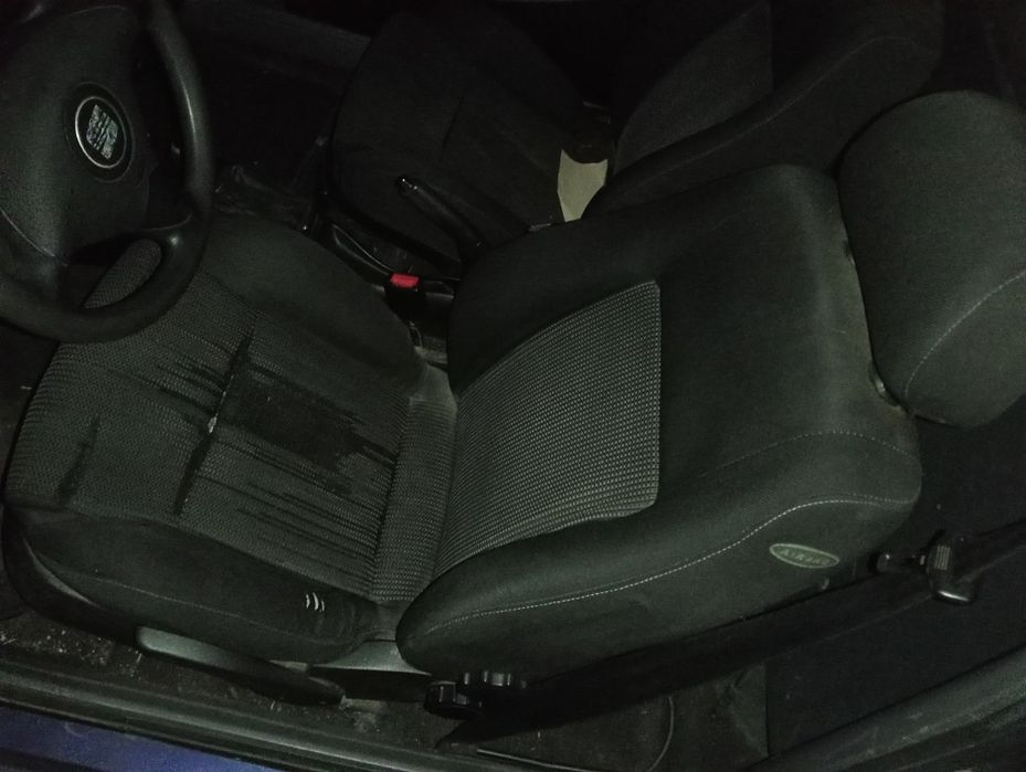 Bancos SEAT Ibiza 6k2 em bom estado