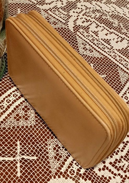 Estojo duplo em pele( material escolar ou outros) NOVO