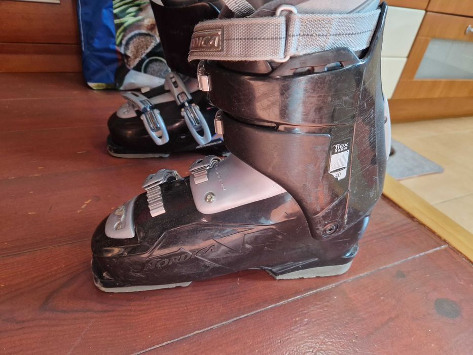 Botas de ski em bom estado